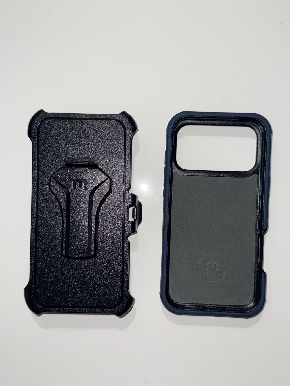 MyBat Pro Maverick Series Rogue Edition MagSafe Case for Apple iPhone 17 Pro blu
